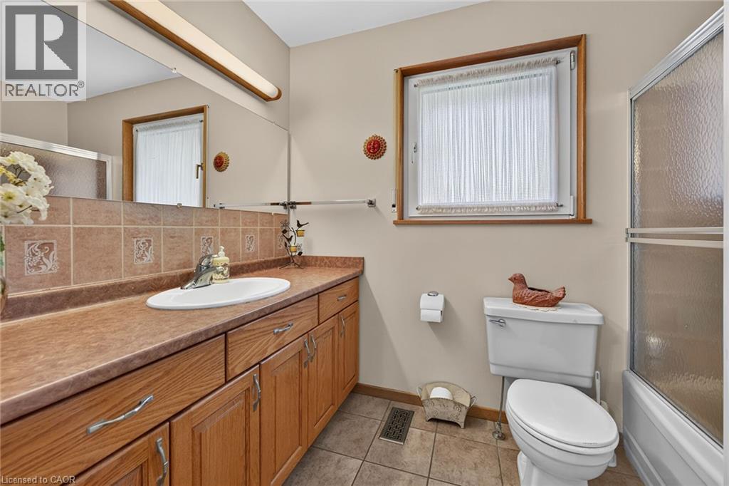 994 Barton Street, Stoney Creek, Ontario  L8E 5H3 - Photo 21 - 40866596