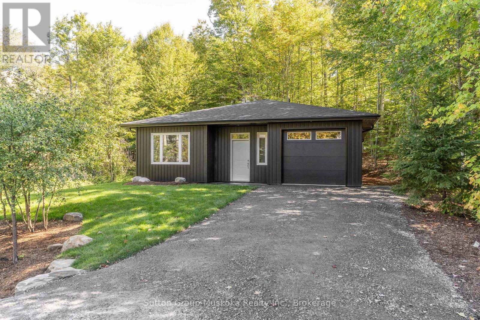 33 SHAW CRESCENT, Huntsville, Ontario