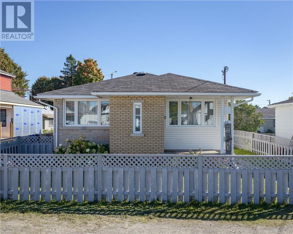 36 Kelly Street, Capreol, Ontario  P0M 1H0 - Photo 2 - 2130427