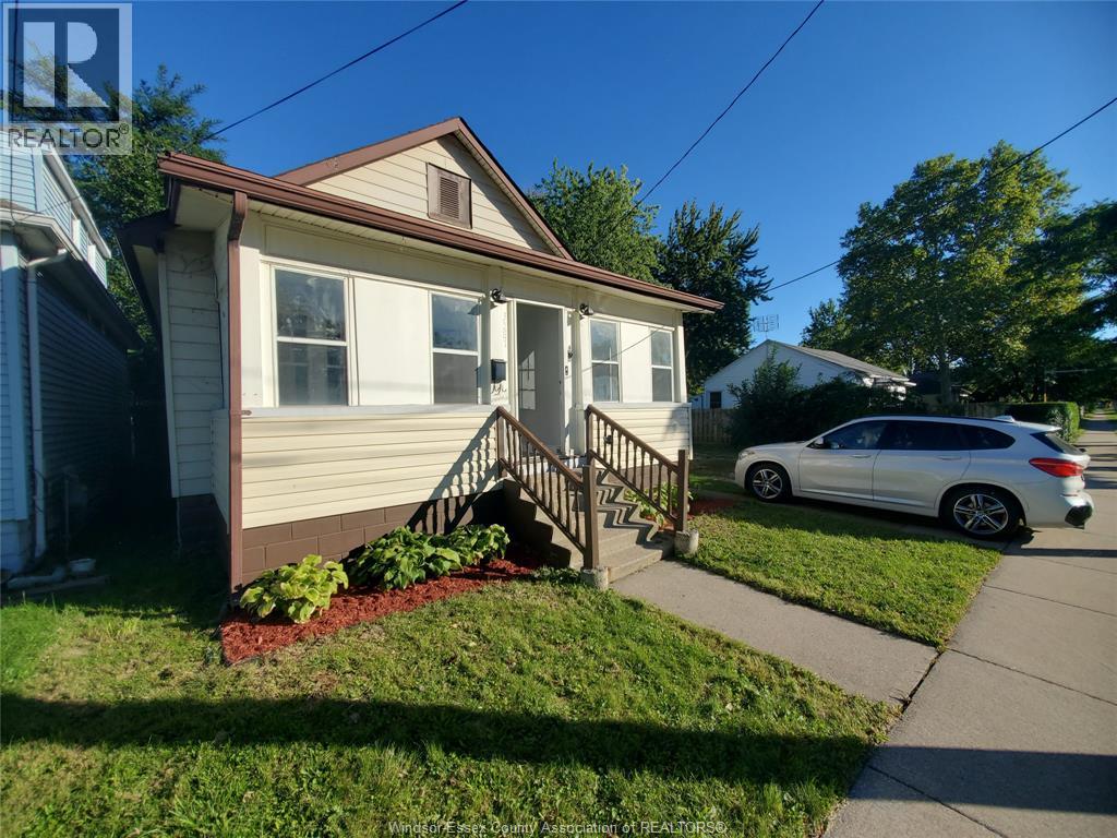 3587 Bloomfield, Windsor, Ontario  N9C 1E8 - Photo 3 - 26023624