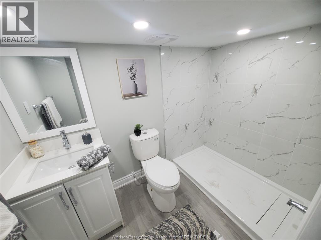 3587 Bloomfield, Windsor, Ontario  N9C 1E8 - Photo 33 - 26023624