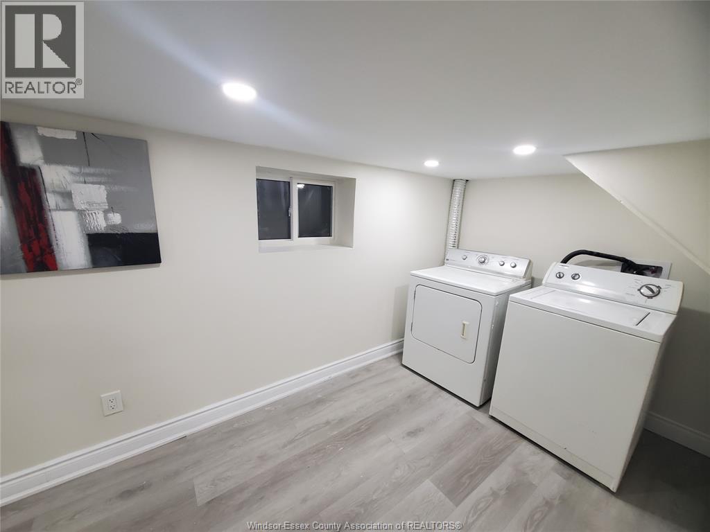 3587 Bloomfield, Windsor, Ontario  N9C 1E8 - Photo 35 - 26023624