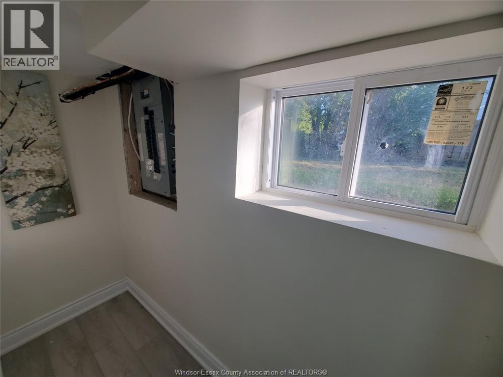 3587 Bloomfield, Windsor, Ontario  N9C 1E8 - Photo 30 - 26023624