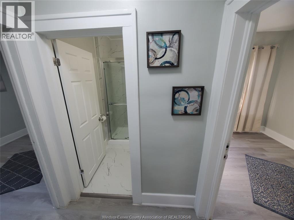 3587 Bloomfield, Windsor, Ontario  N9C 1E8 - Photo 18 - 26023624