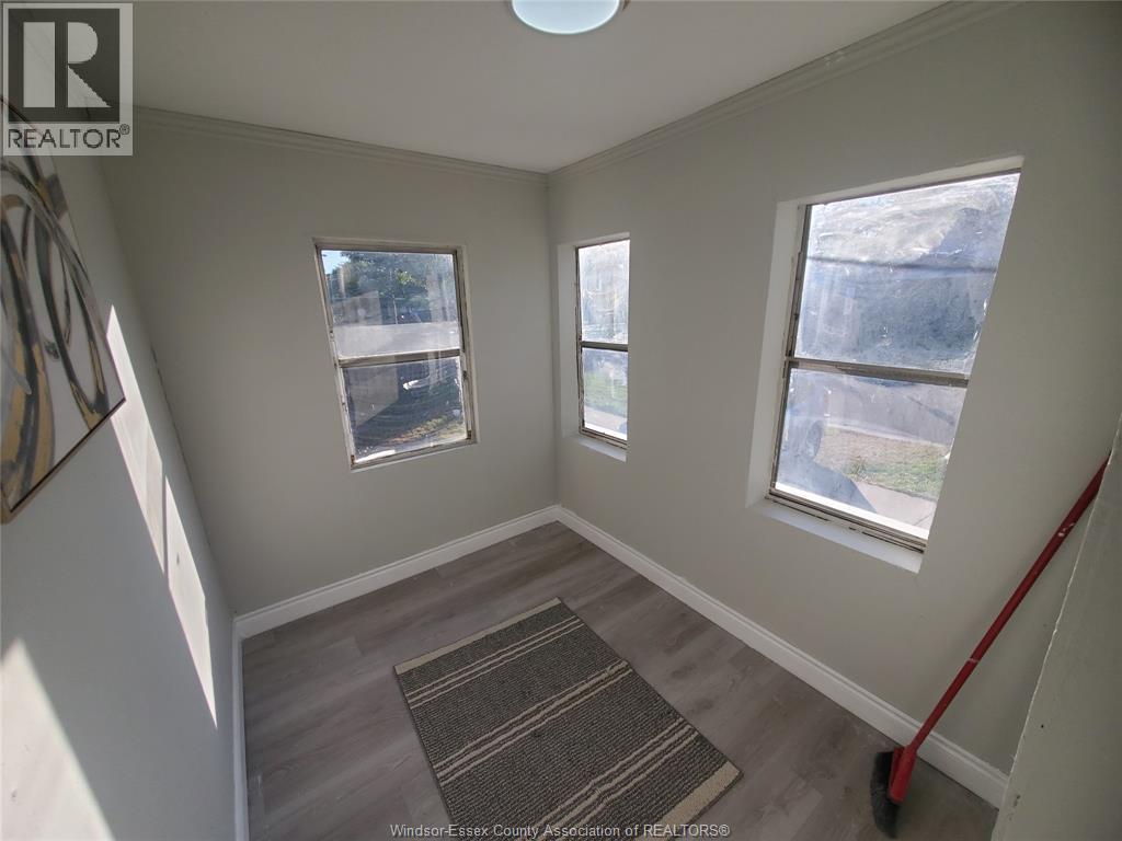 3587 Bloomfield, Windsor, Ontario  N9C 1E8 - Photo 8 - 26023624