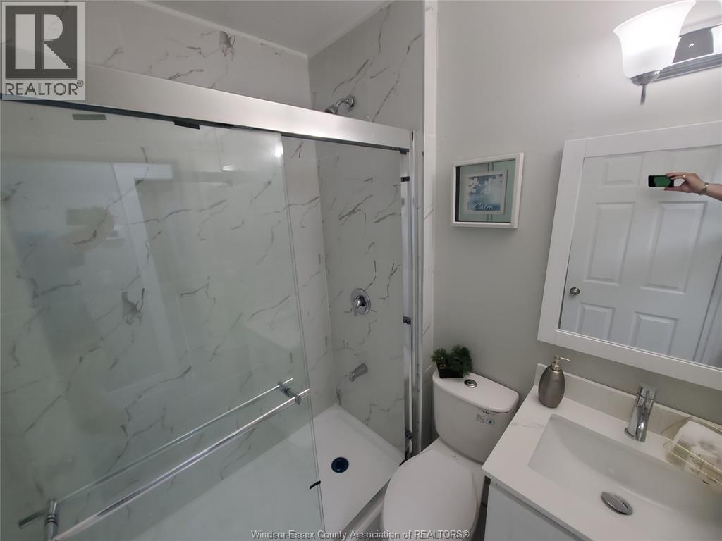 3587 Bloomfield, Windsor, Ontario  N9C 1E8 - Photo 19 - 26023624