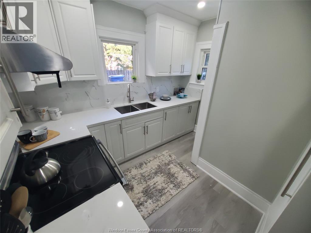 3587 Bloomfield, Windsor, Ontario  N9C 1E8 - Photo 25 - 26023624