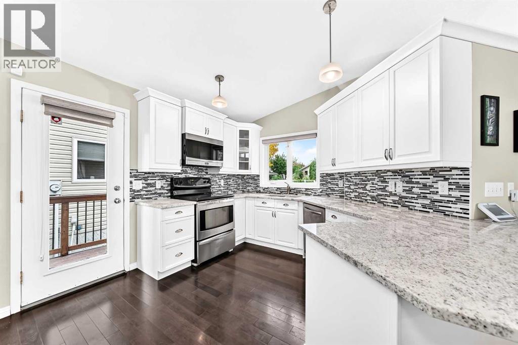 36 Sandpiper Way NW, Calgary, Alberta  T3K 3C6 - Photo 7 - A2344672