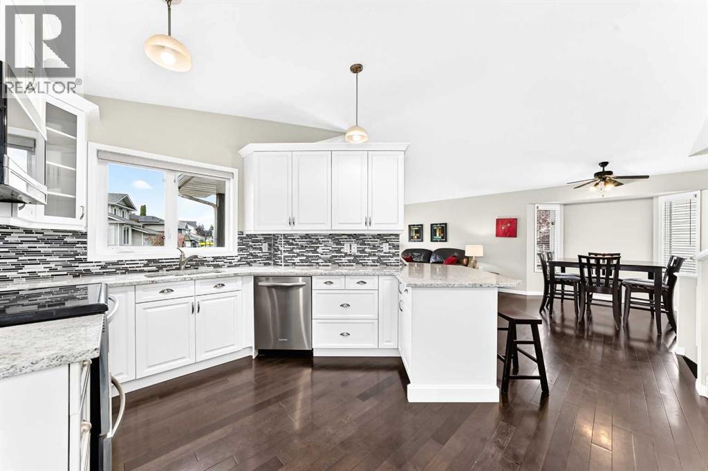 36 Sandpiper Way NW, Calgary, Alberta  T3K 3C6 - Photo 8 - A2344672