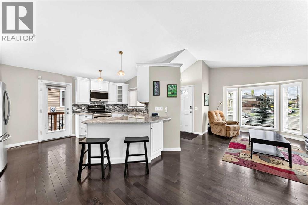 36 Sandpiper Way NW, Calgary, Alberta  T3K 3C6 - Photo 9 - A2344672
