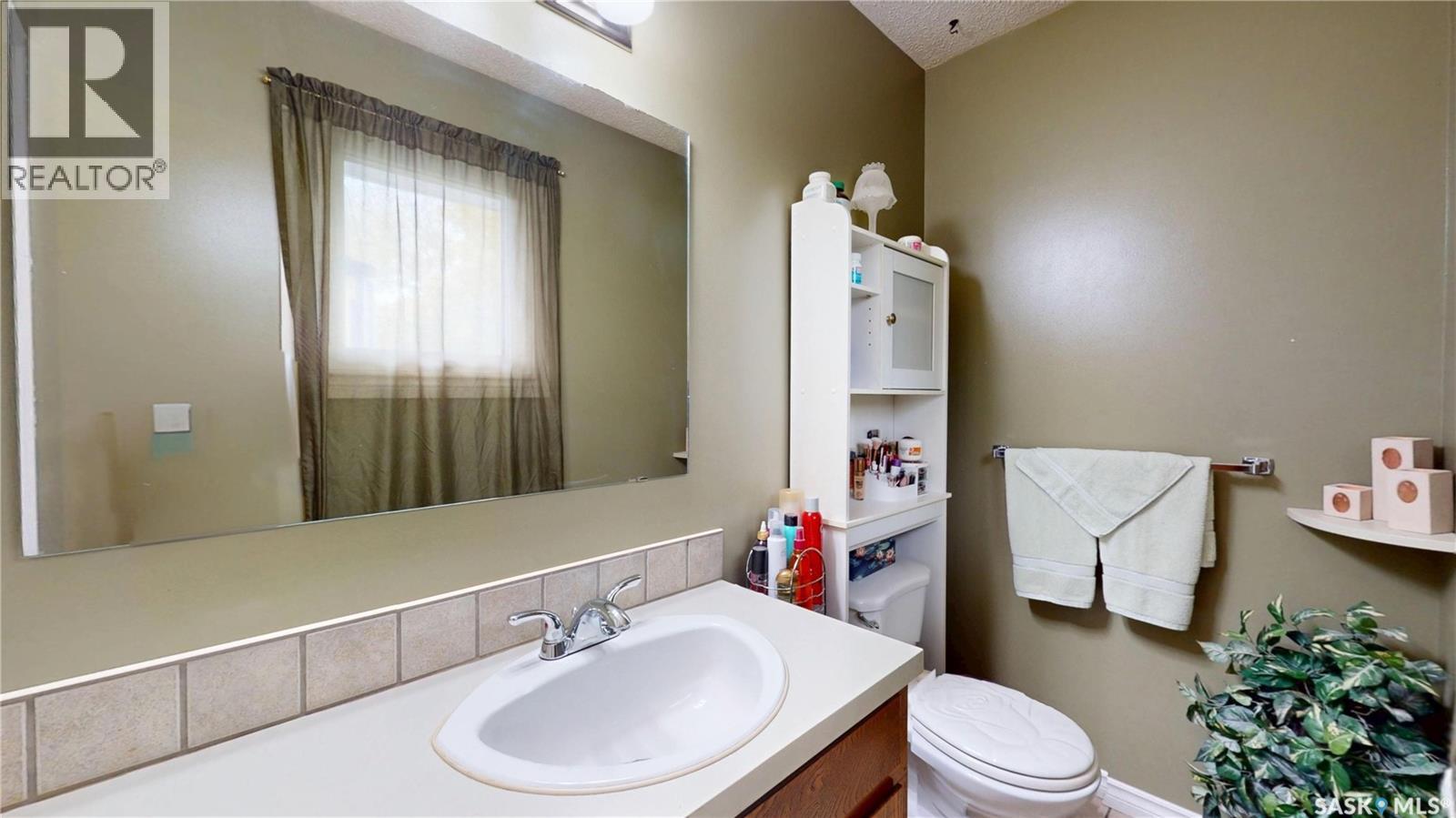 255 Litzenberger Crescent, Regina, Saskatchewan  S4R 7A2 - Photo 19 - SK049557