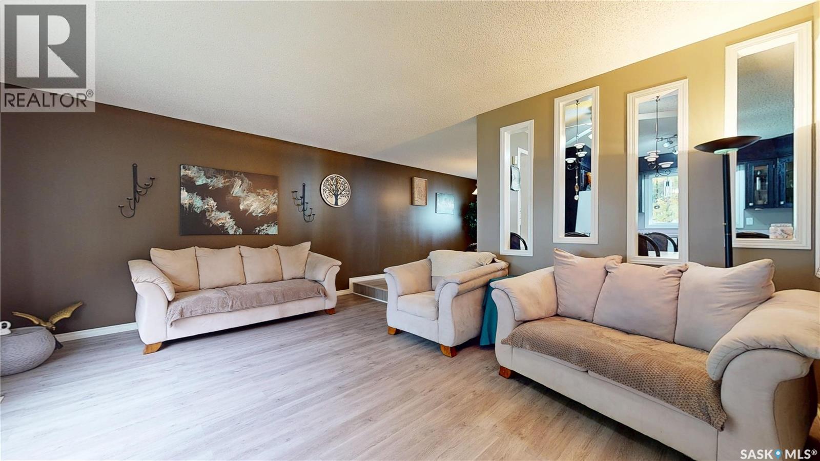 255 Litzenberger Crescent, Regina, Saskatchewan  S4R 7A2 - Photo 6 - SK049557