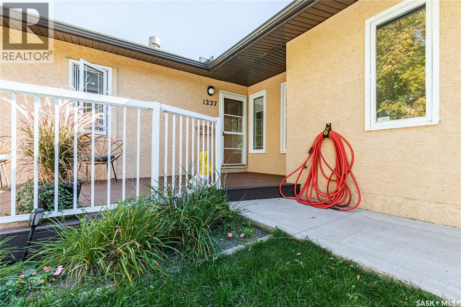 1227 2nd Avenue Nw, Moose Jaw, Saskatchewan  S6H 3R6 - Photo 6 - SK049530