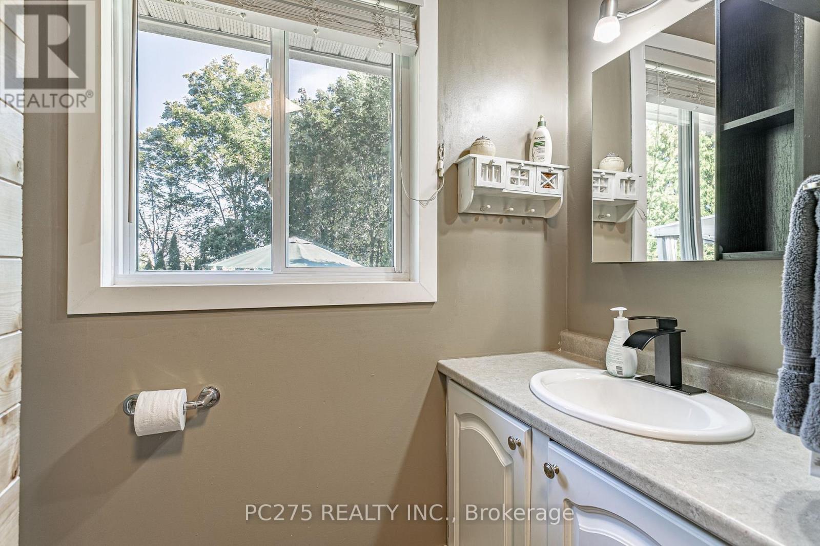 82 Centre Street, Huron East, Ontario  N0K 1W0 - Photo 21 - X13829088