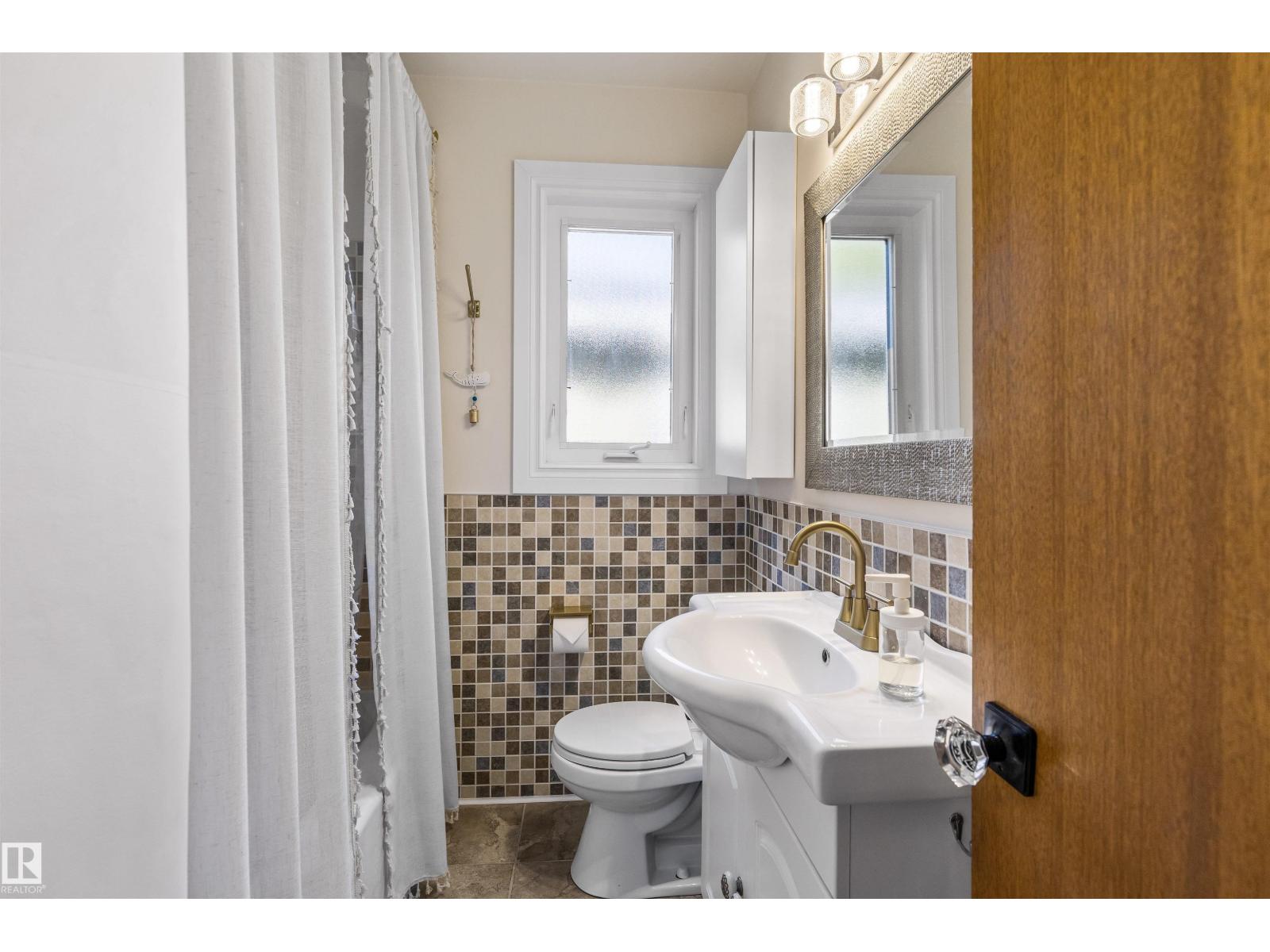 9715 71 Av Nw, Edmonton, Alberta  T6E 0W5 - Photo 18 - E4510428