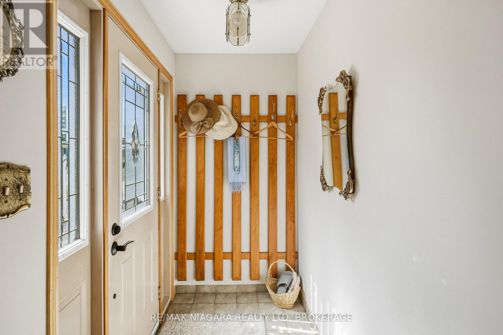 7771 Wilson Crescent, Niagara Falls, Ontario  L2G 4S6 - Photo 5 - X13829096