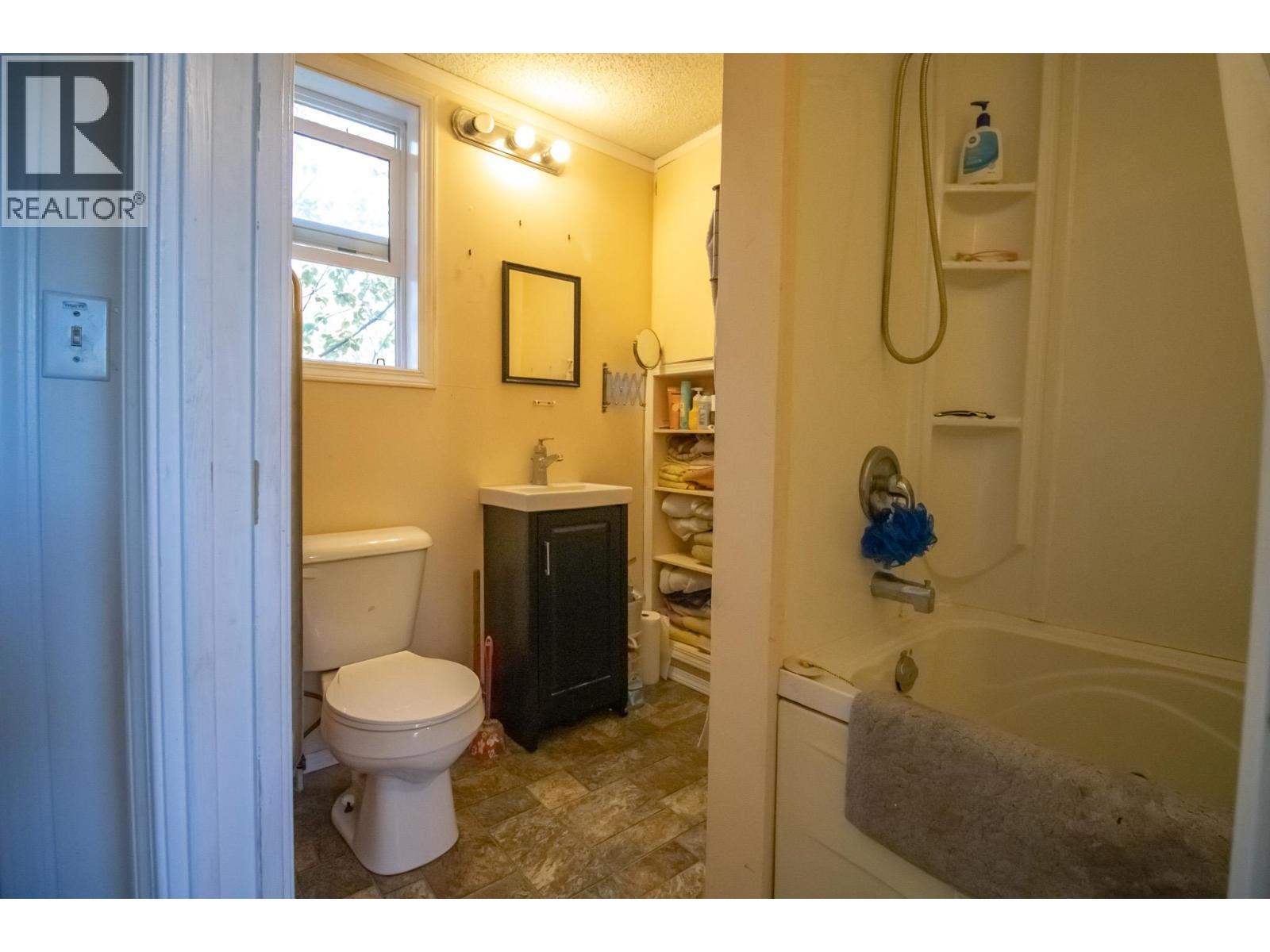 9805 Airport Road, Fort St. James, British Columbia  V0J 1P0 - Photo 12 - R3168915
