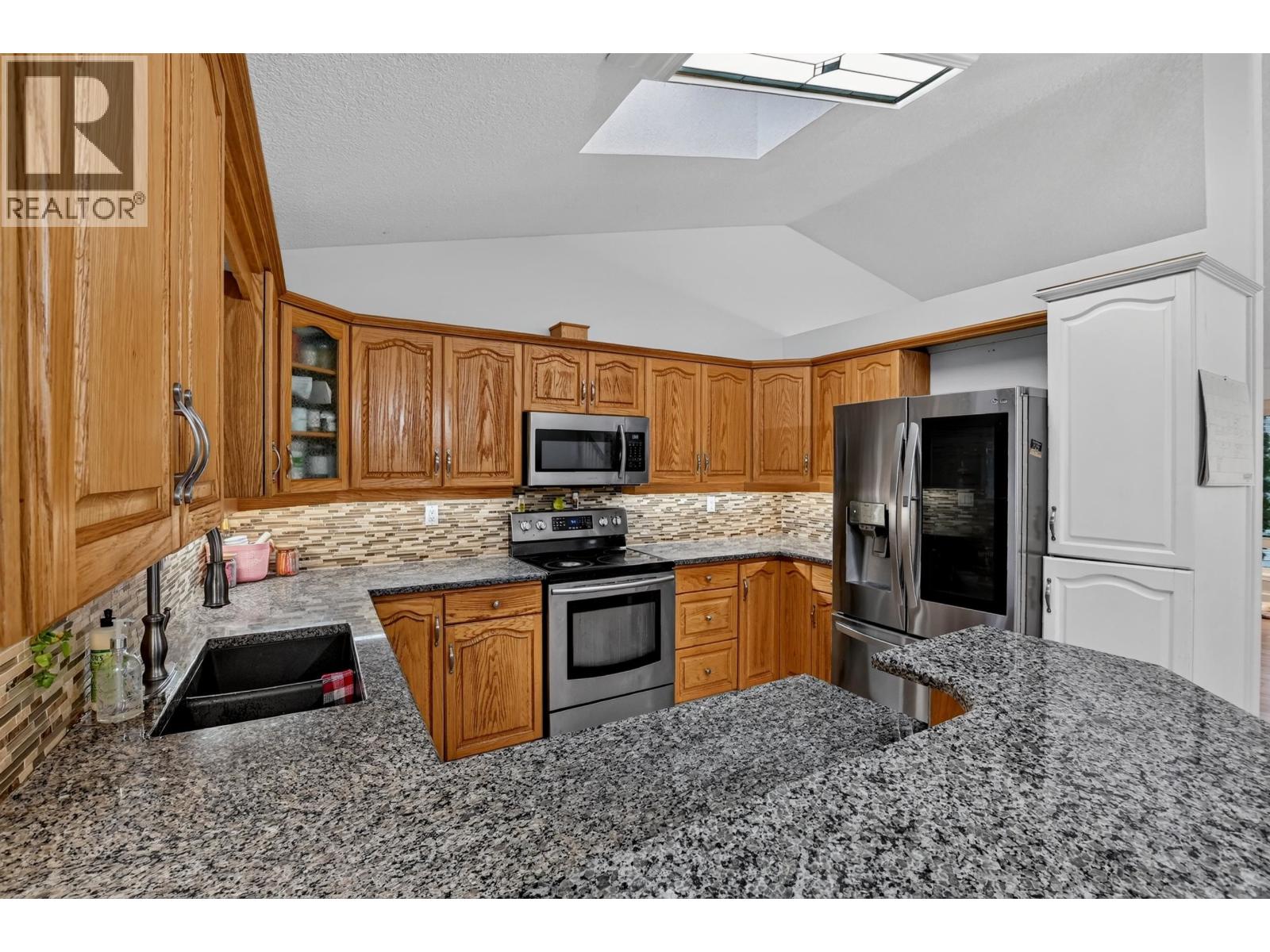6320 Bliss Point, Prince George, British Columbia  V2K 5A7 - Photo 5 - R3169512