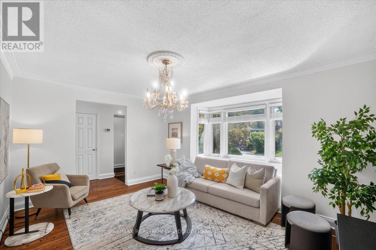122 Mcgillivray Avenue, Toronto, Ontario  M5M 2Y6 - Photo 10 - C13829236