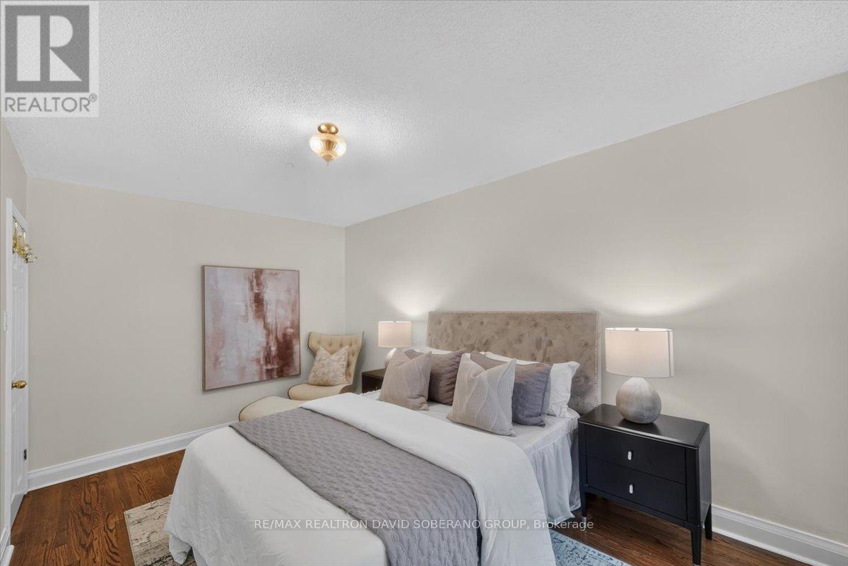 122 Mcgillivray Avenue, Toronto, Ontario  M5M 2Y6 - Photo 16 - C13829236