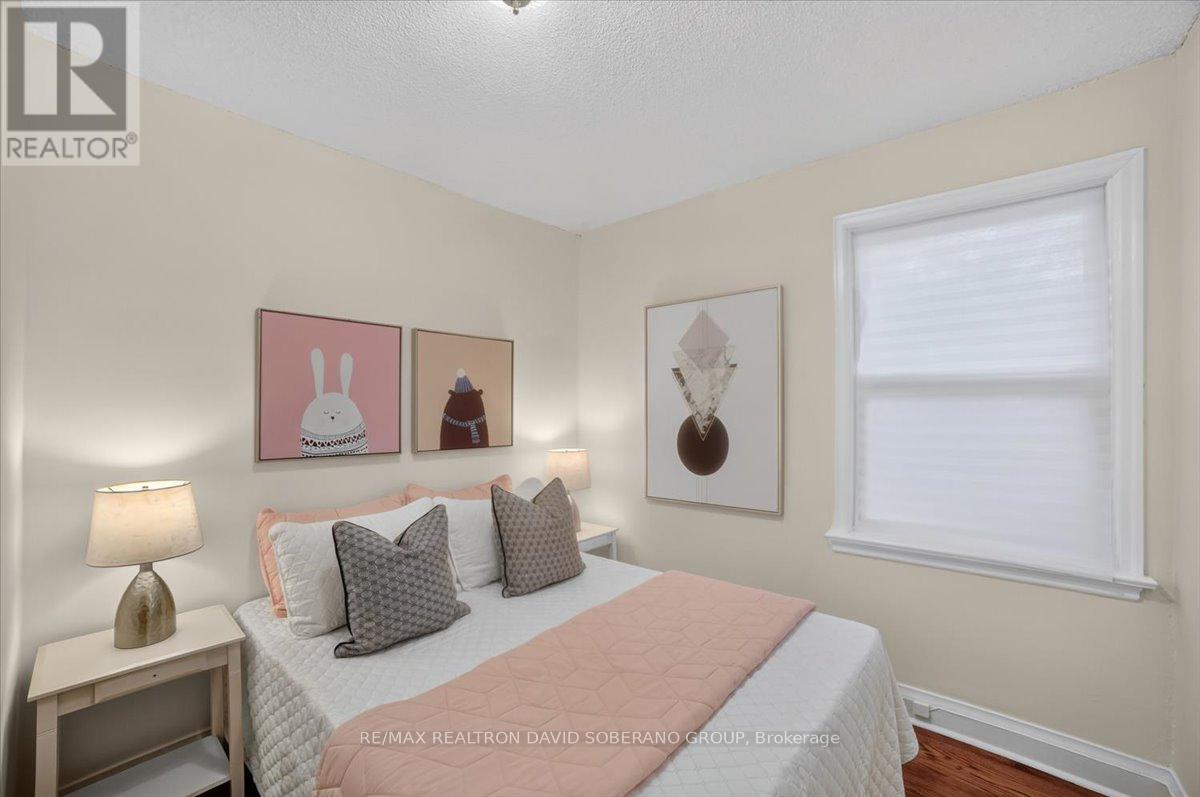 122 Mcgillivray Avenue, Toronto, Ontario  M5M 2Y6 - Photo 17 - C13829236