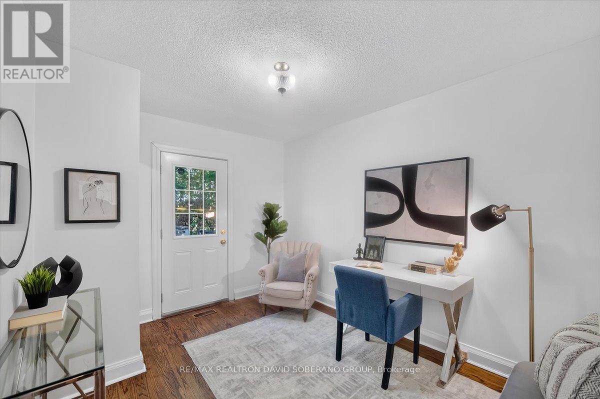 122 Mcgillivray Avenue, Toronto, Ontario  M5M 2Y6 - Photo 20 - C13829236