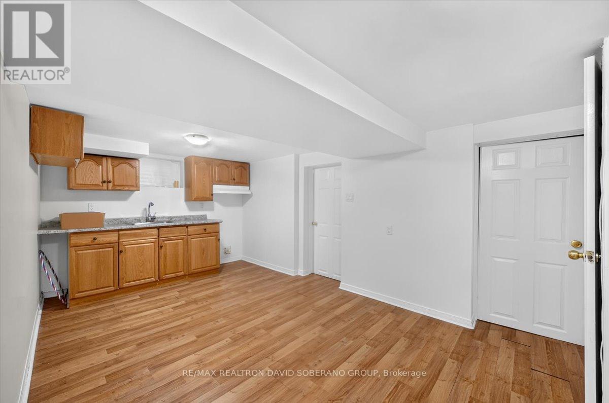122 Mcgillivray Avenue, Toronto, Ontario  M5M 2Y6 - Photo 27 - C13829236