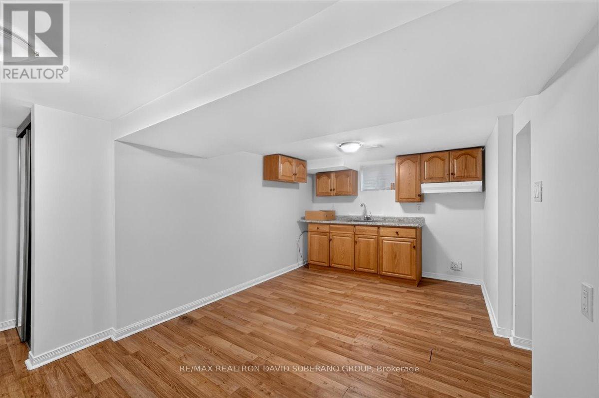 122 Mcgillivray Avenue, Toronto, Ontario  M5M 2Y6 - Photo 28 - C13829236