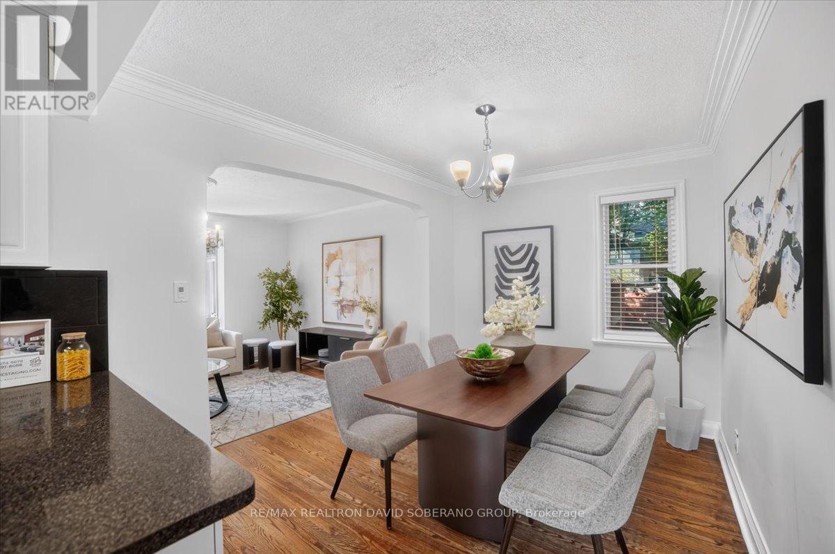 122 Mcgillivray Avenue, Toronto, Ontario  M5M 2Y6 - Photo 8 - C13829236