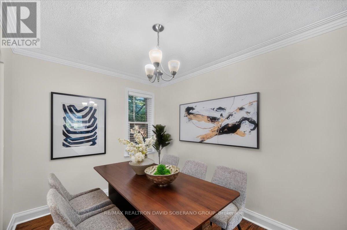 122 Mcgillivray Avenue, Toronto, Ontario  M5M 2Y6 - Photo 9 - C13829236