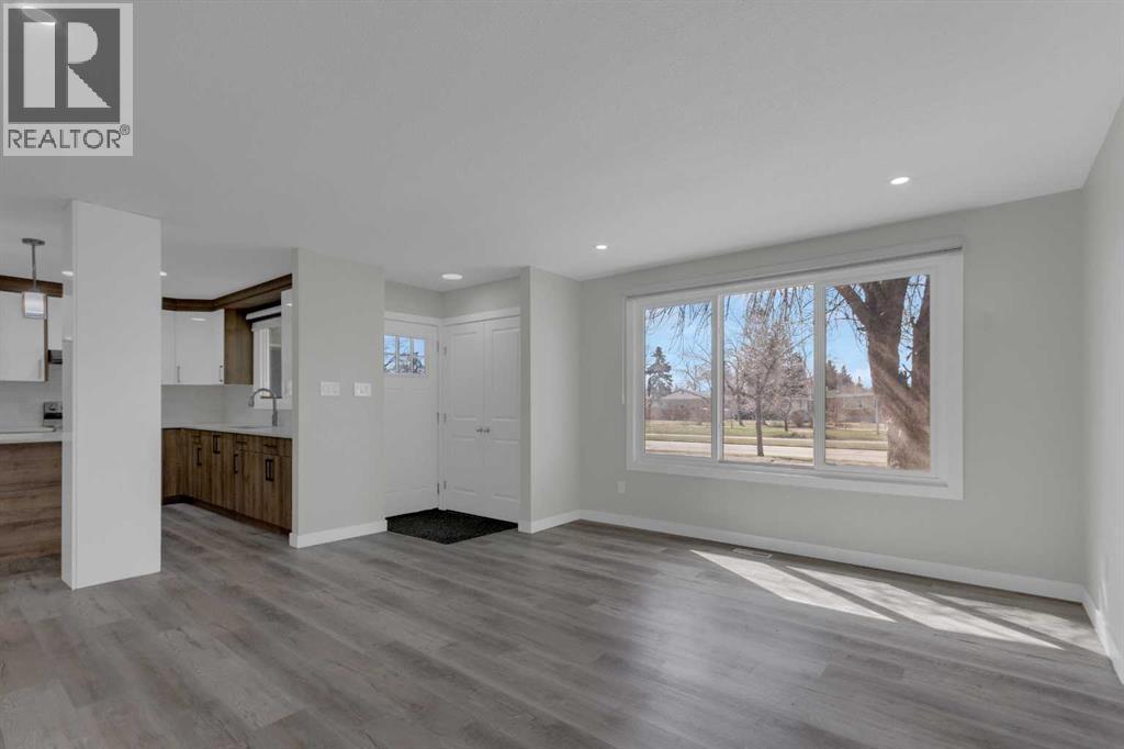 99 Dovercliffe Way SE, Calgary, Alberta  T2B 1W6 - Photo 7 - A2347998