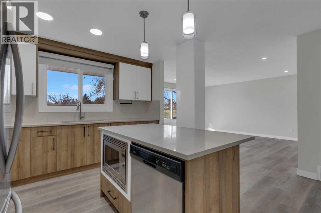 99 Dovercliffe Way SE, Calgary, Alberta  T2B 1W6 - Photo 6 - A2347998