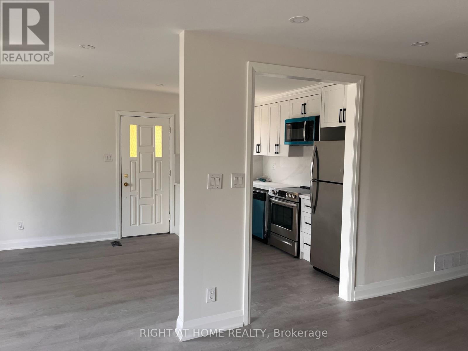32 Brimorton Drive, Toronto, Ontario  M1P 3Y9 - Photo 6 - E13829060