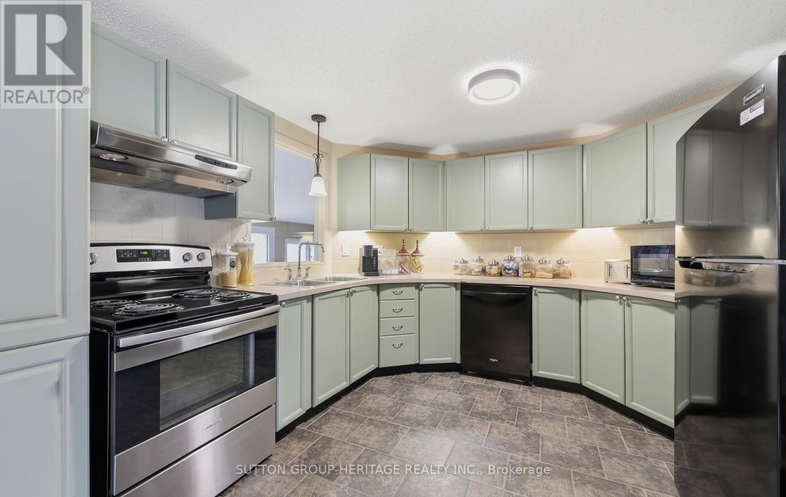 89 Bluffs Road, Clarington, Ontario  L1B 1B9 - Photo 9 - E13829156