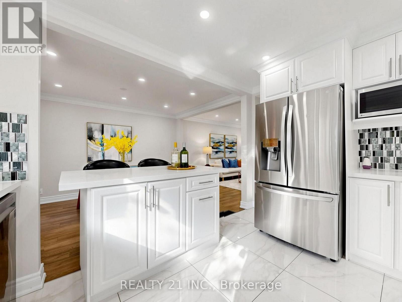 120 Queensbury Avenue, Toronto, Ontario  M1N 2X7 - Photo 19 - E13829160