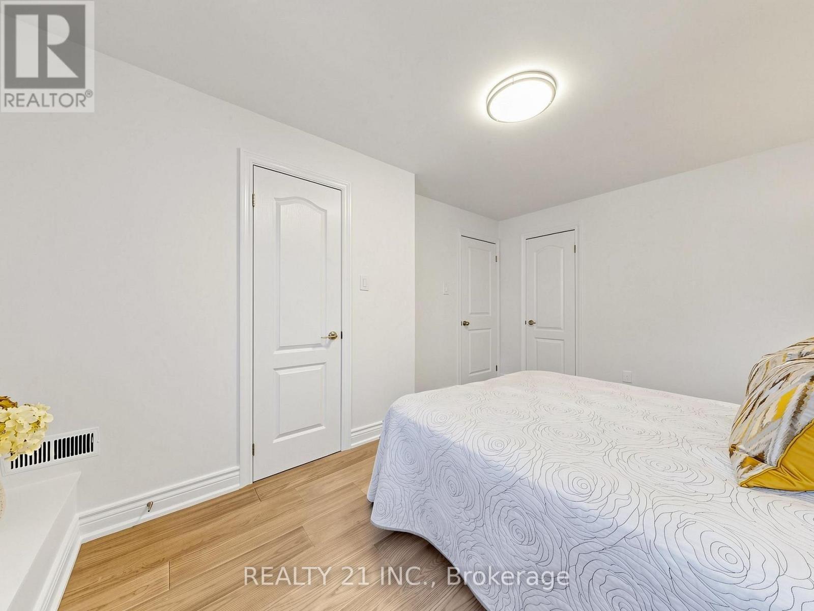120 Queensbury Avenue, Toronto, Ontario  M1N 2X7 - Photo 24 - E13829160
