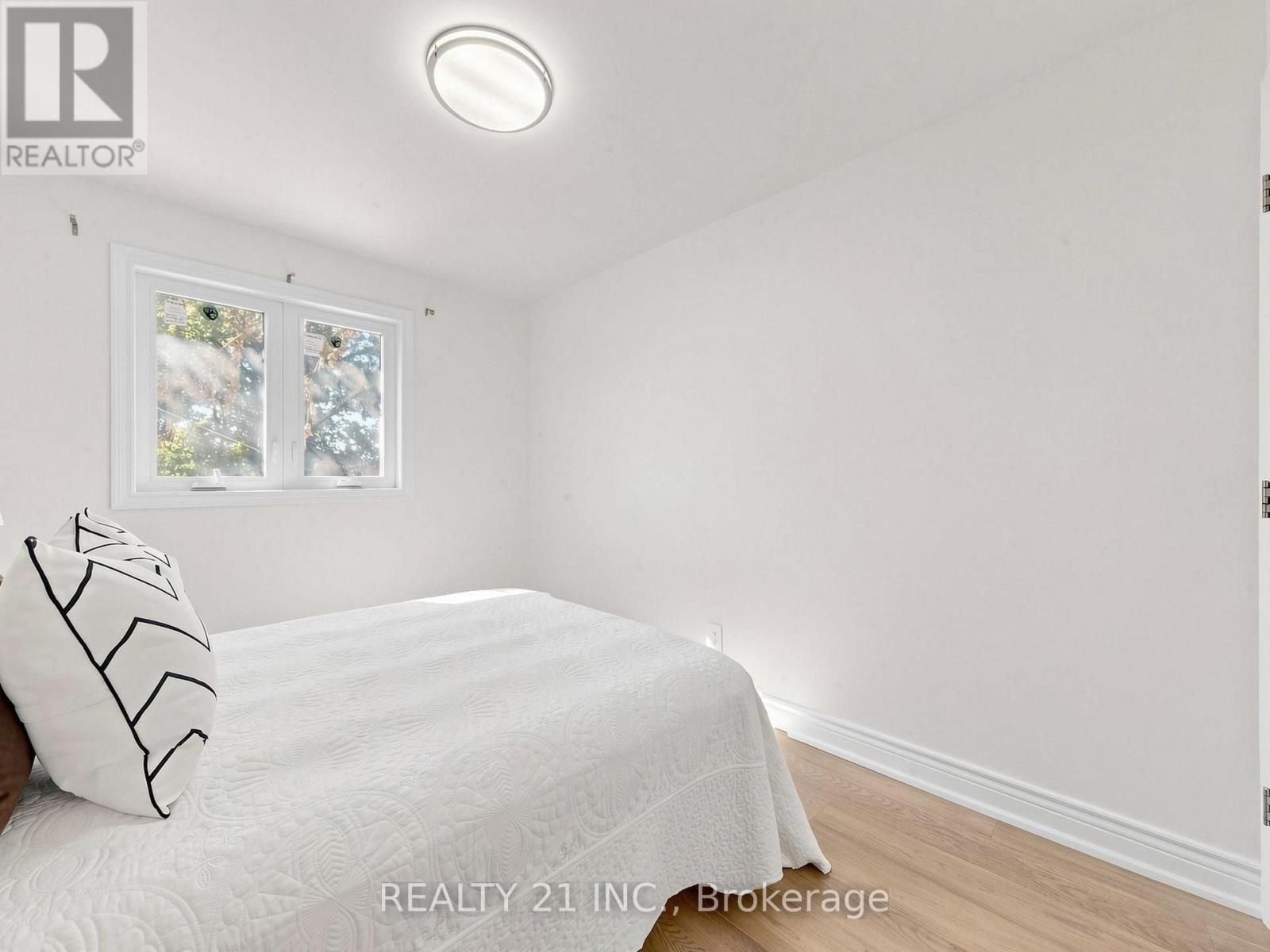 120 Queensbury Avenue, Toronto, Ontario  M1N 2X7 - Photo 32 - E13829160