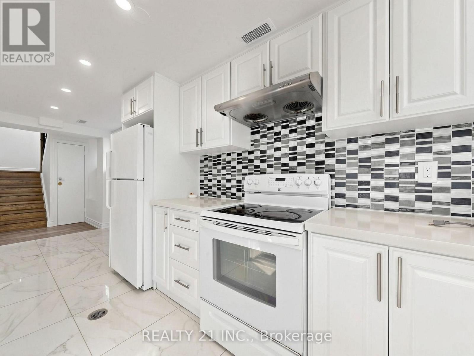 120 Queensbury Avenue, Toronto, Ontario  M1N 2X7 - Photo 36 - E13829160