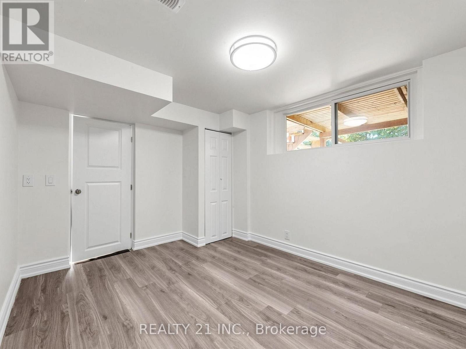 120 Queensbury Avenue, Toronto, Ontario  M1N 2X7 - Photo 40 - E13829160