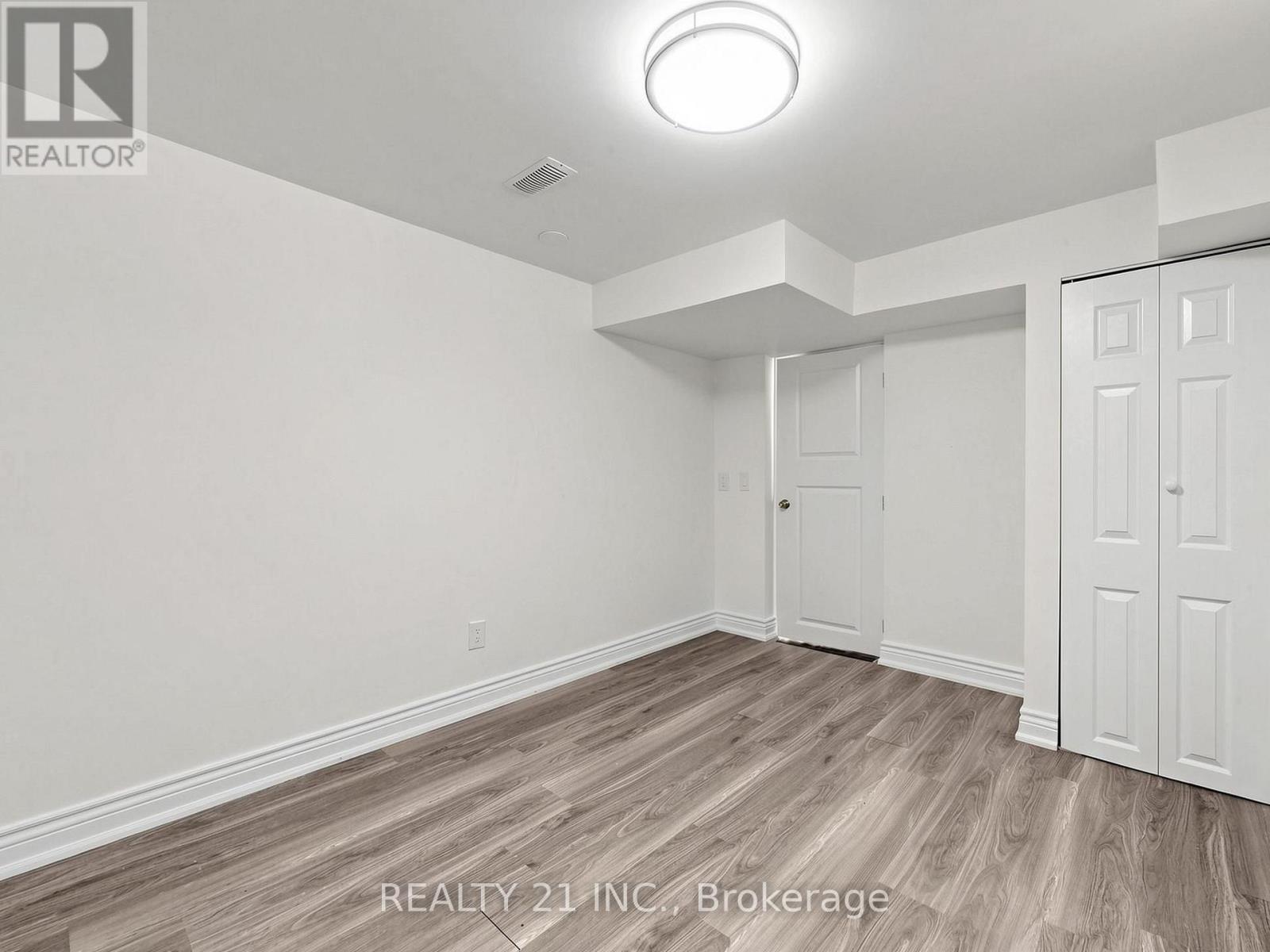 120 Queensbury Avenue, Toronto, Ontario  M1N 2X7 - Photo 41 - E13829160