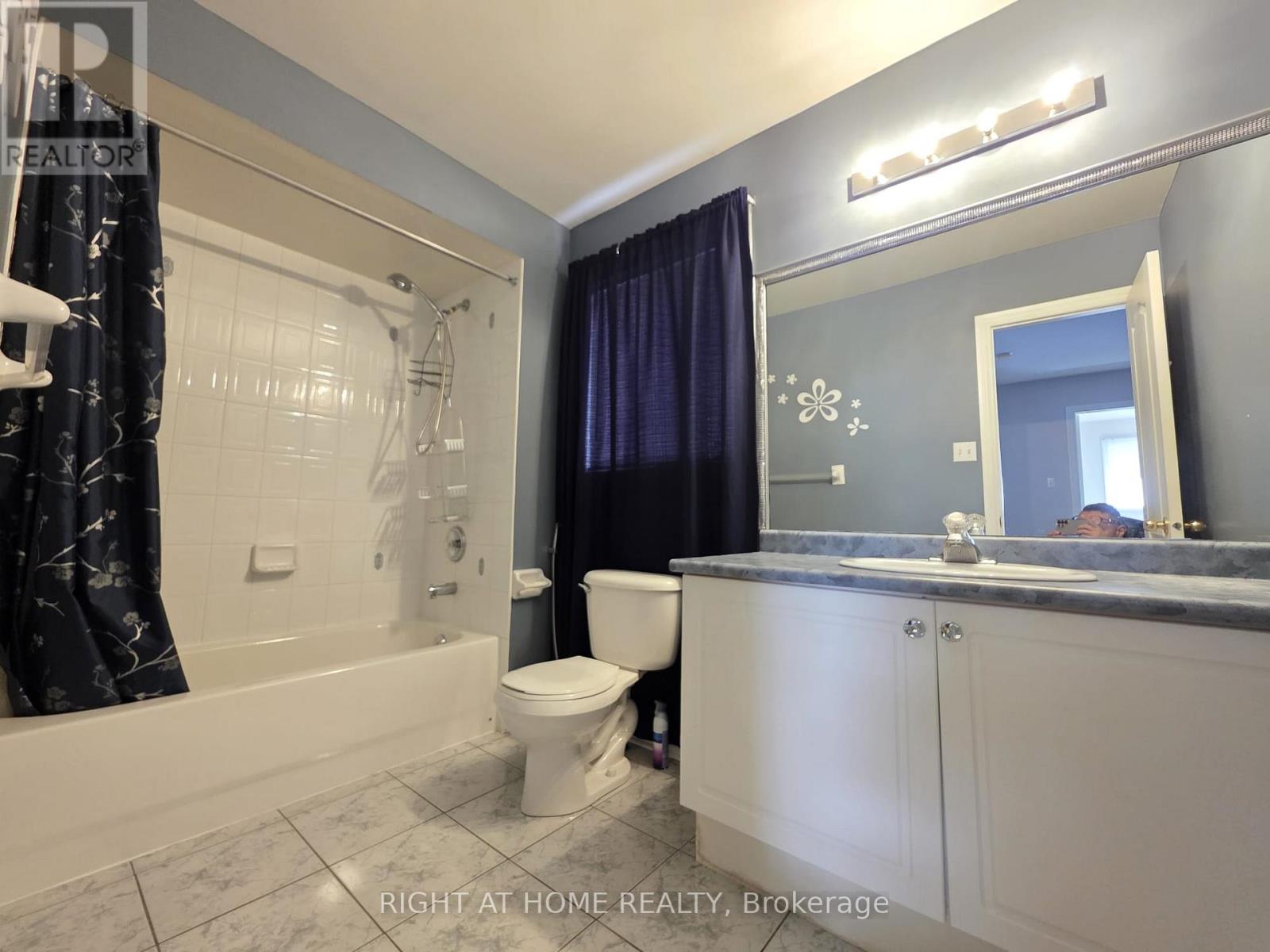 63 Sunridge Street, Richmond Hill, Ontario  L4E 3T7 - Photo 14 - N13829294