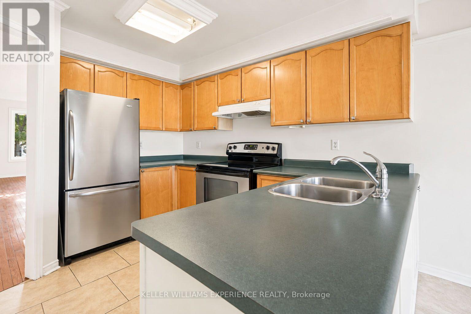 25 Nicholson Drive, Barrie, Ontario  L4N 8L7 - Photo 12 - S13829222