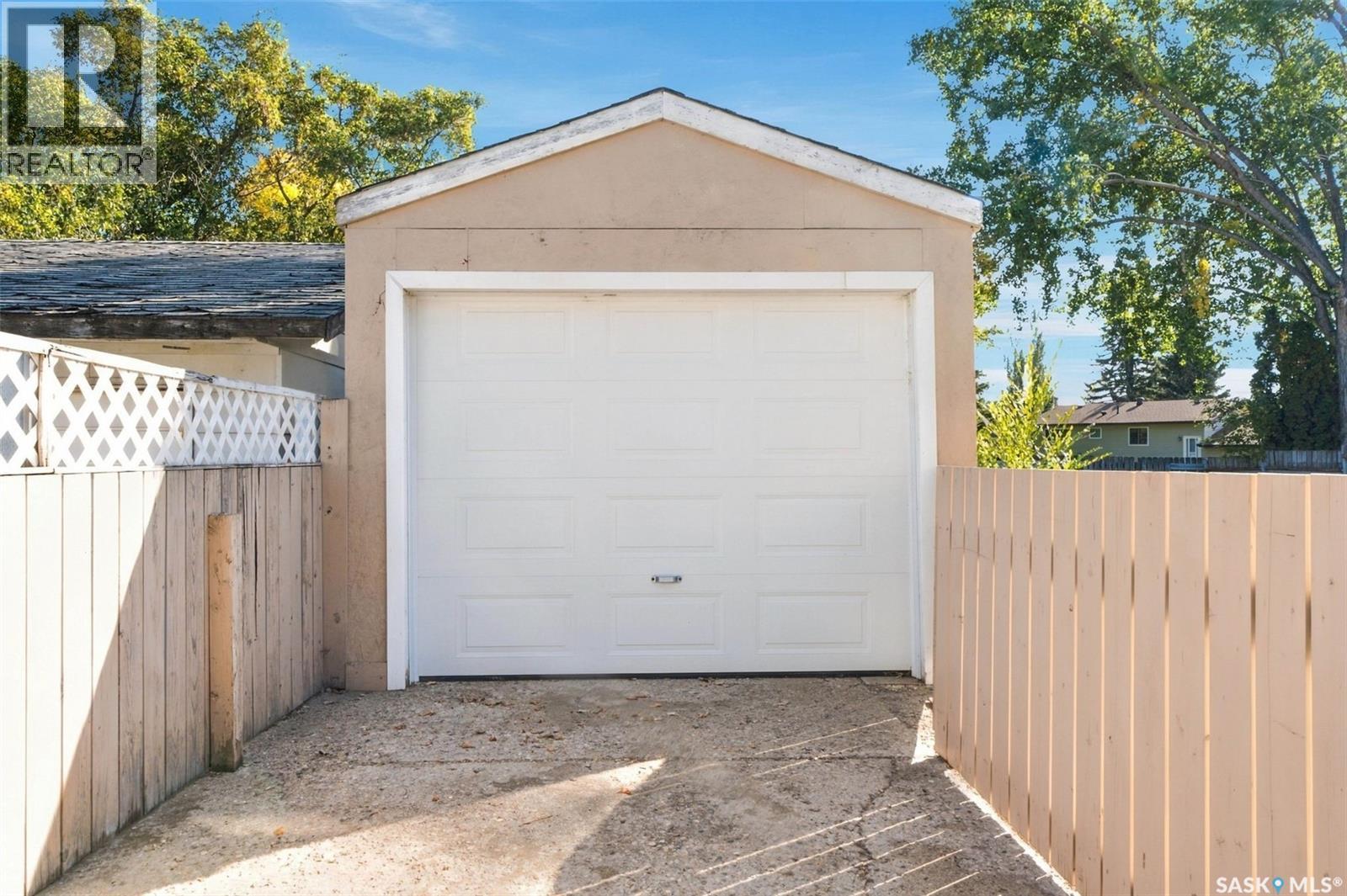 3343 Fairlight Drive, Saskatoon, Saskatchewan  S7M 4N1 - Photo 5 - SK049570