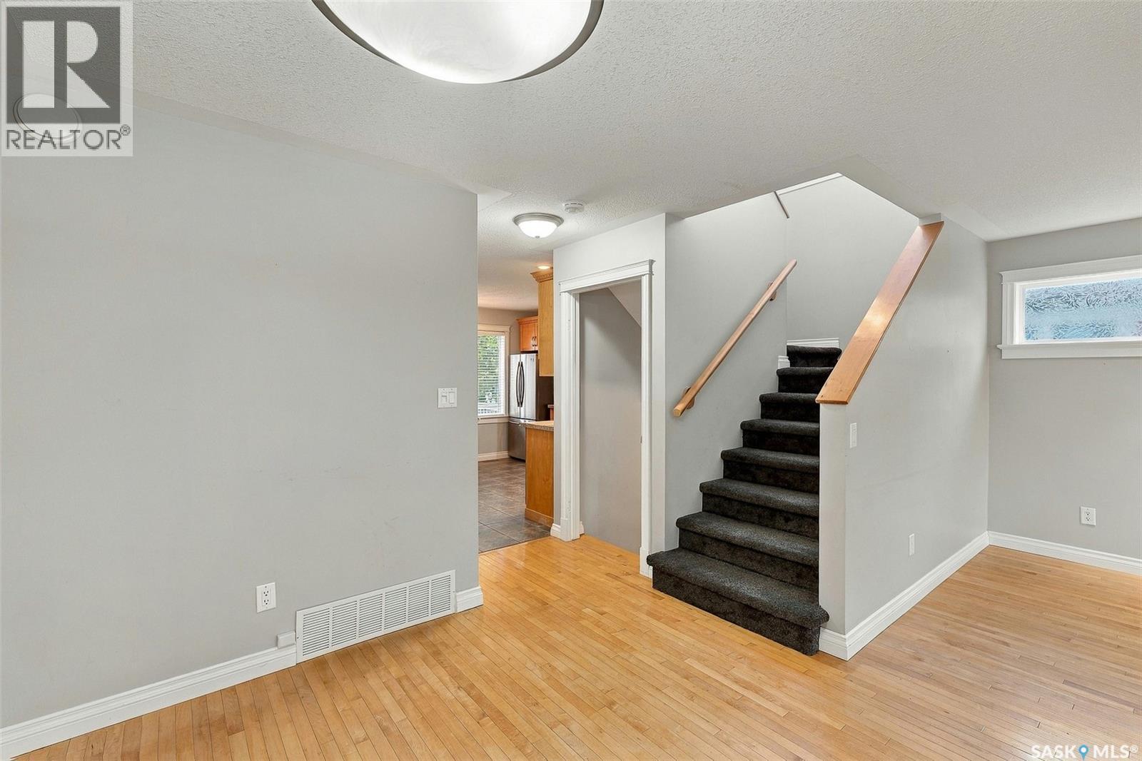 3917 Victoria Avenue, Regina, Saskatchewan  S4T 1M7 - Photo 4 - SK049289