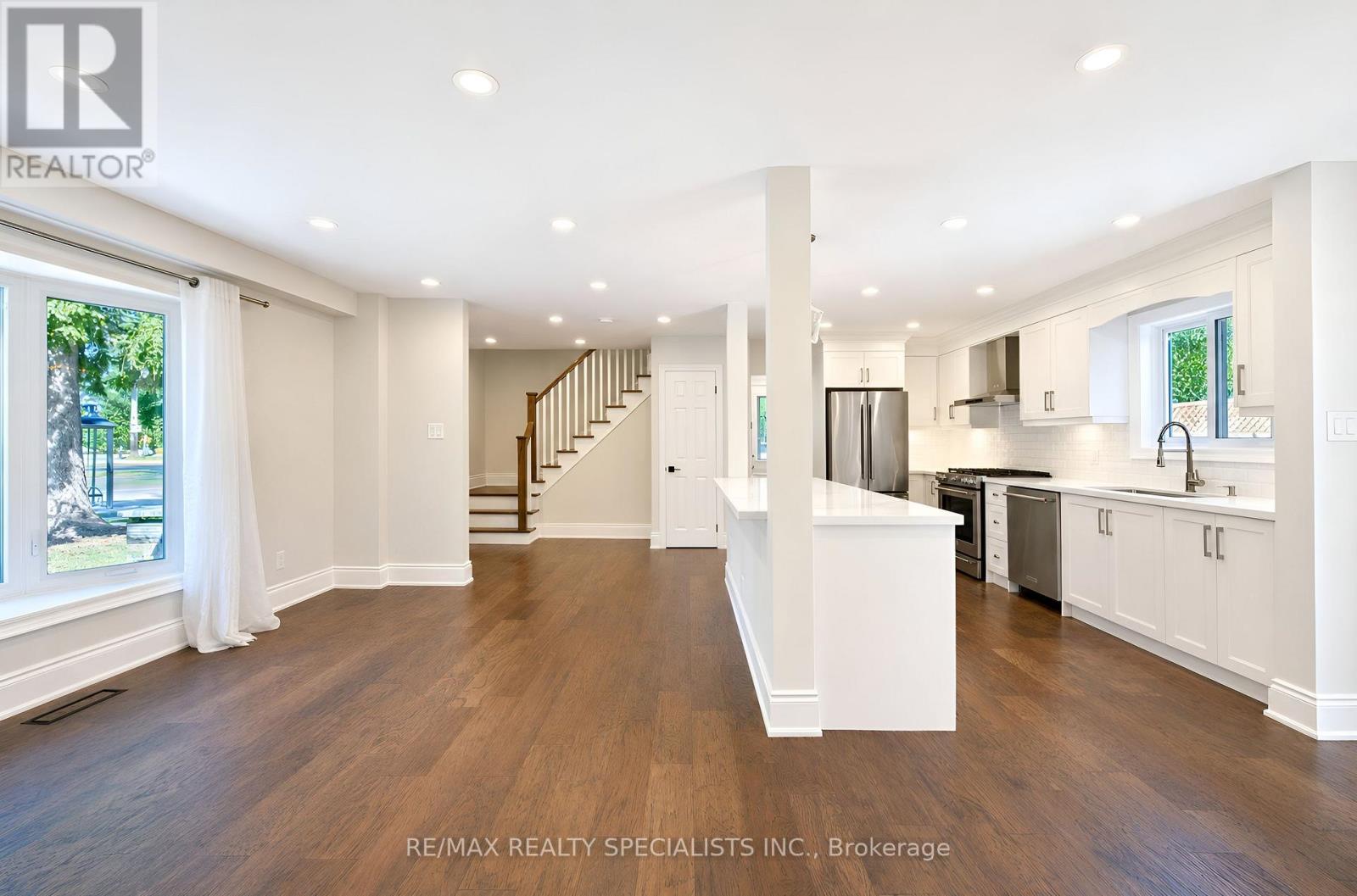 8 Culham Street, Oakville, Ontario  L6H 1G4 - Photo 11 - W13829052