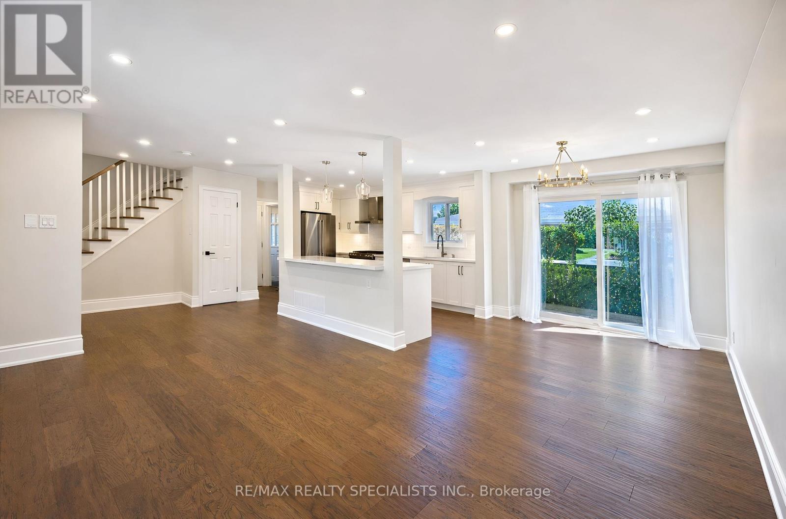 8 Culham Street, Oakville, Ontario  L6H 1G4 - Photo 12 - W13829052