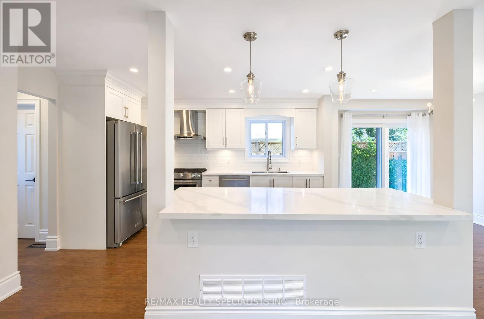 8 Culham Street, Oakville, Ontario  L6H 1G4 - Photo 16 - W13829052