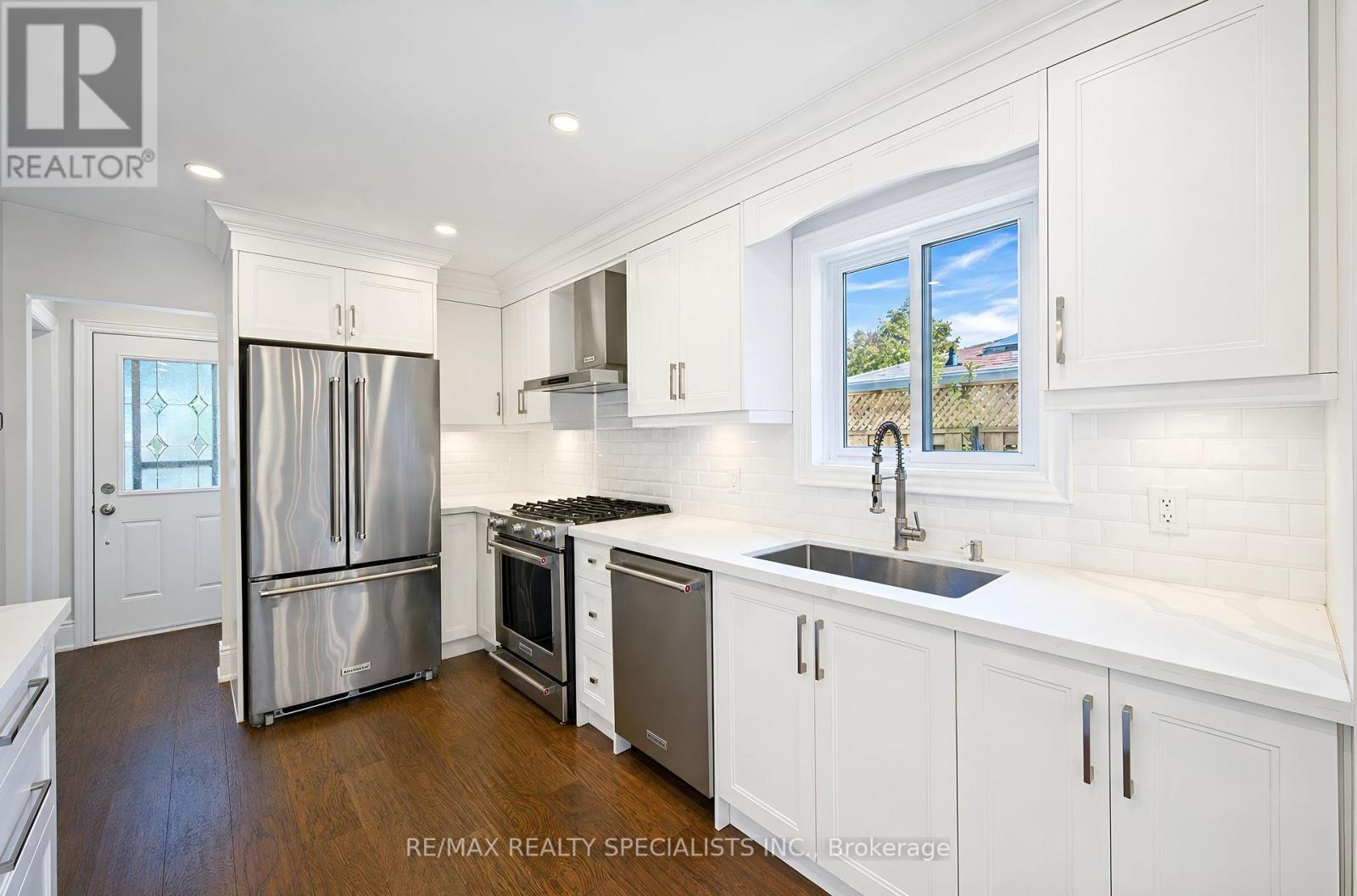 8 Culham Street, Oakville, Ontario  L6H 1G4 - Photo 17 - W13829052