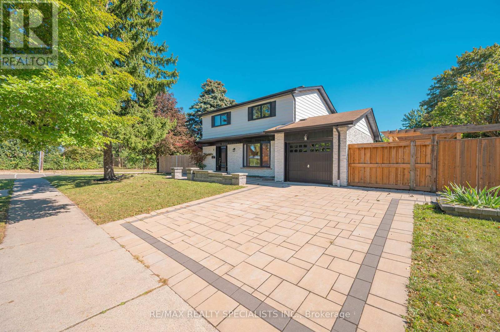 8 Culham Street, Oakville, Ontario  L6H 1G4 - Photo 4 - W13829052