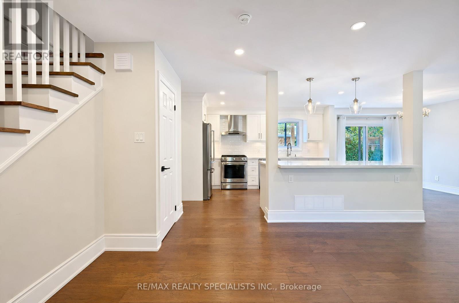 8 Culham Street, Oakville, Ontario  L6H 1G4 - Photo 8 - W13829052